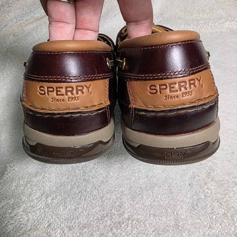 Sperry model luxurious